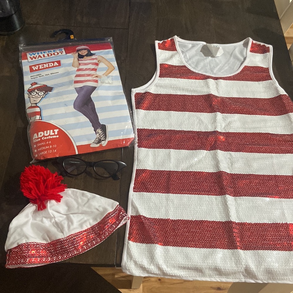 Where's Waldo Wendy Costume size adult s 4-6 Never worn, sat in the closet
